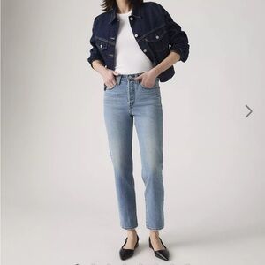 LEVI'S | Wedgie Straight Jeans Size 28